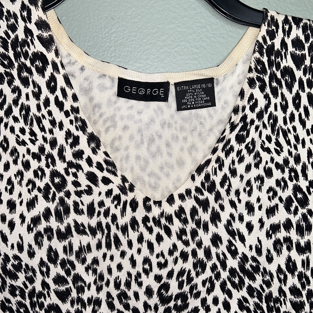 🌻 Sleeveless Shell 🛍️ Cream with Black Print 💖 XL - Picture 2 of 3